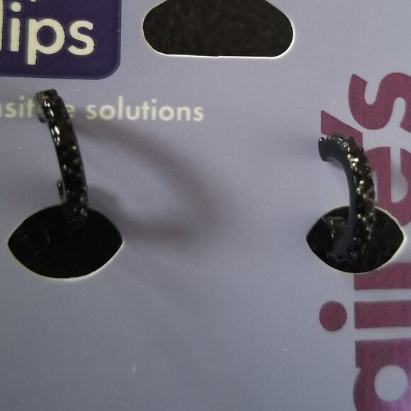 Claire's Clip-on Black Small Hoops Earrings - Picture 3 of 6